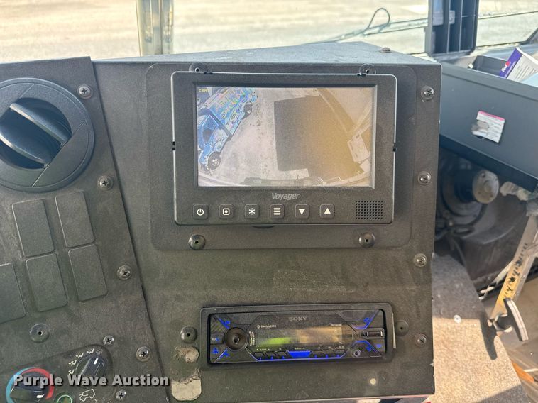 image for item YA0320 2021 Ford delivery truck