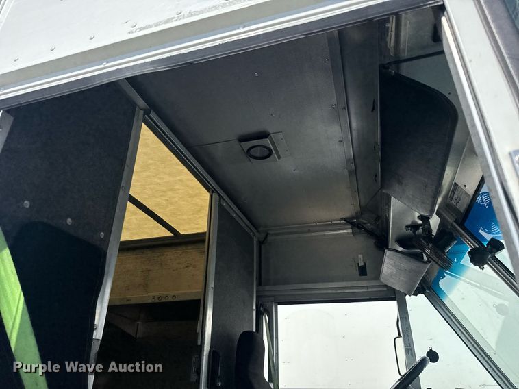 image for item YA0320 2021 Ford delivery truck