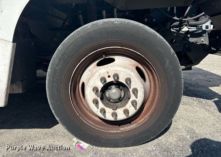 image for item YA0320 2021 Ford delivery truck