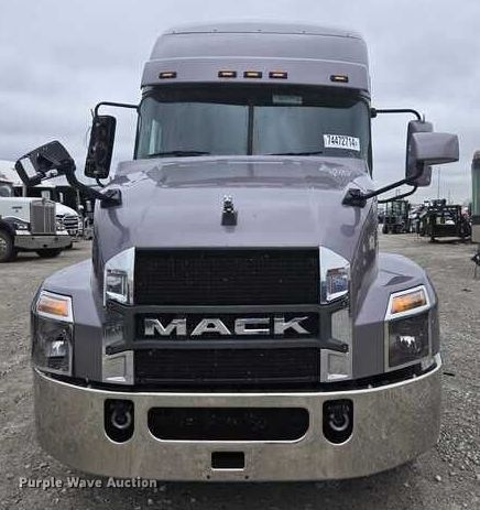 image for item YA0365 2023 Mack Anthem semi truck