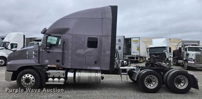 image for item YA0365 2023 Mack Anthem semi truck