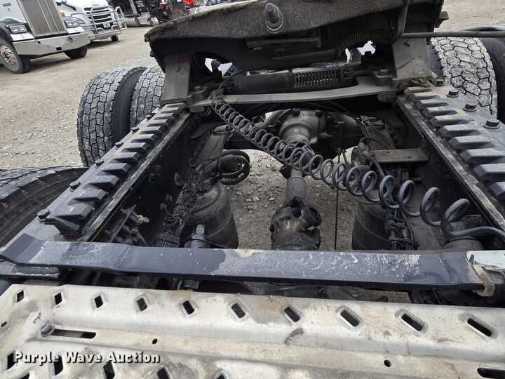 image for item YA0365 2023 Mack Anthem semi truck