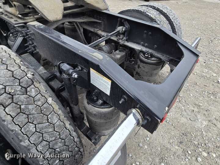 image for item YA0365 2023 Mack Anthem semi truck