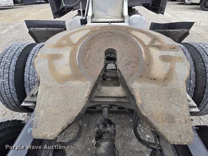 image for item YA0365 2023 Mack Anthem semi truck