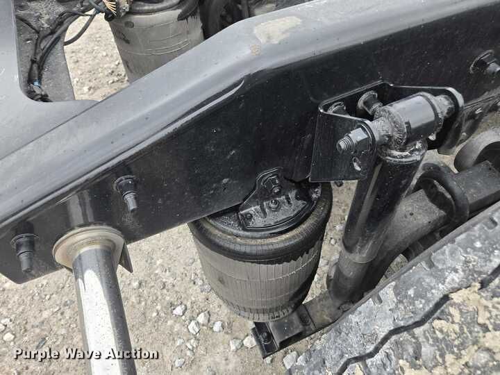 image for item YA0365 2023 Mack Anthem semi truck