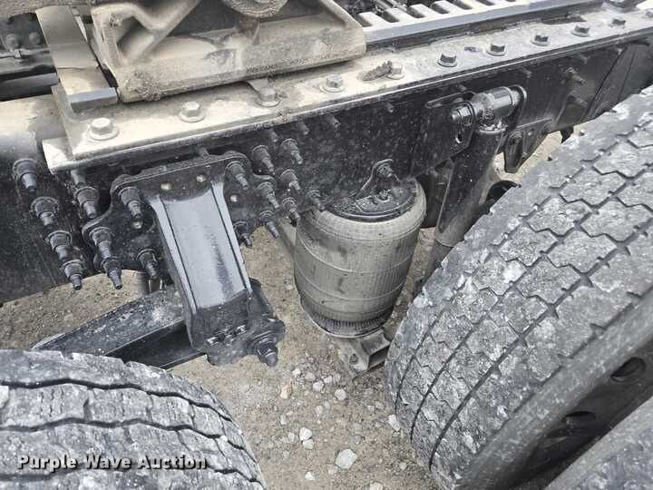 image for item YA0365 2023 Mack Anthem semi truck