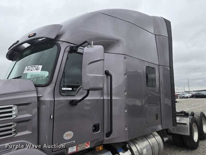 image for item YA0365 2023 Mack Anthem semi truck