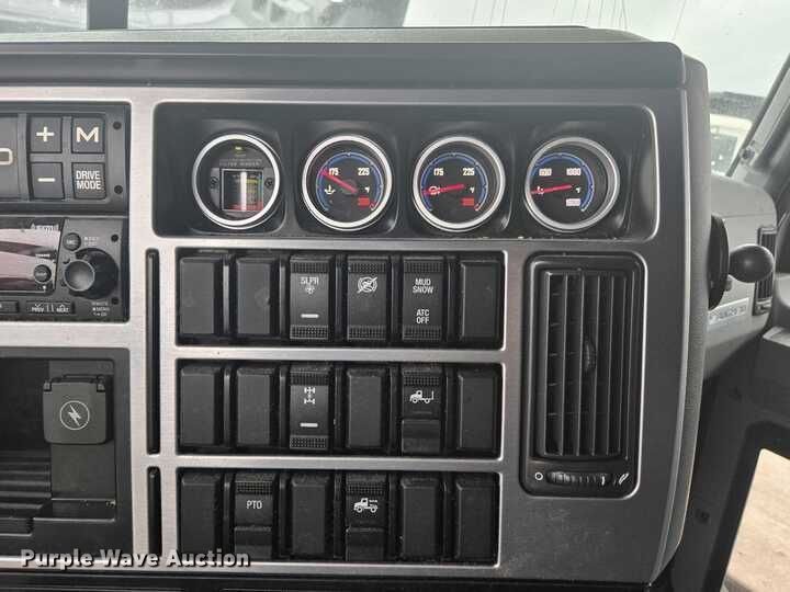 image for item YA0365 2023 Mack Anthem semi truck