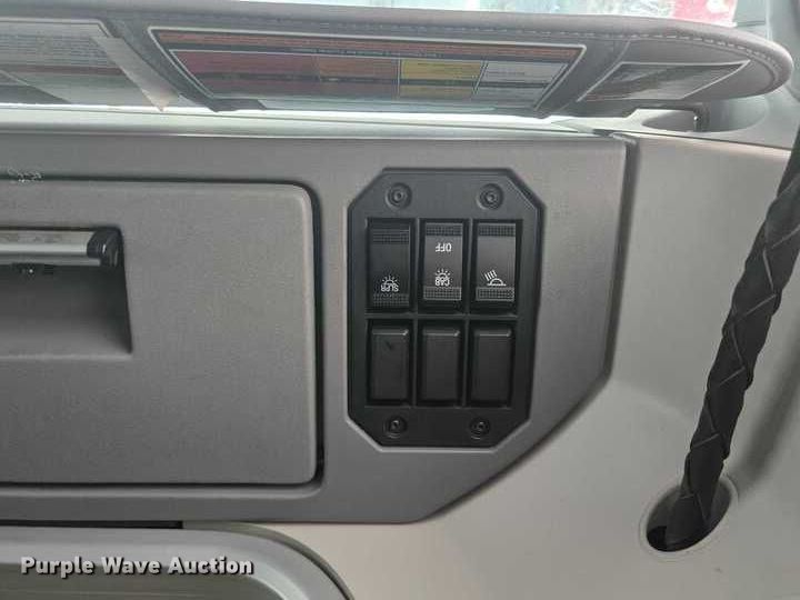 image for item YA0365 2023 Mack Anthem semi truck