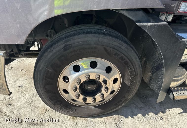 image for item YA0365 2023 Mack Anthem semi truck