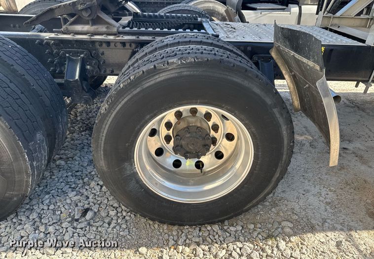 image for item YA0365 2023 Mack Anthem semi truck