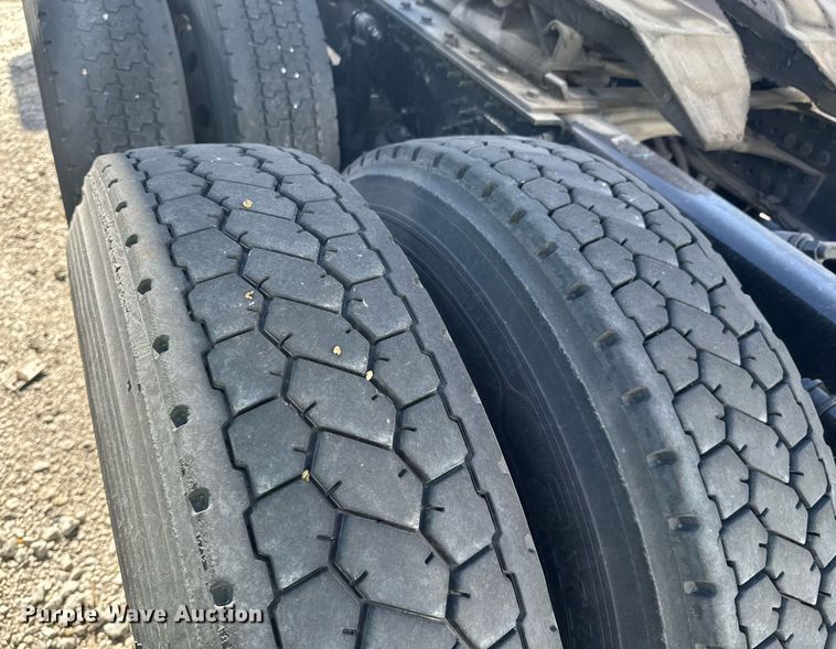 image for item YA0365 2023 Mack Anthem semi truck