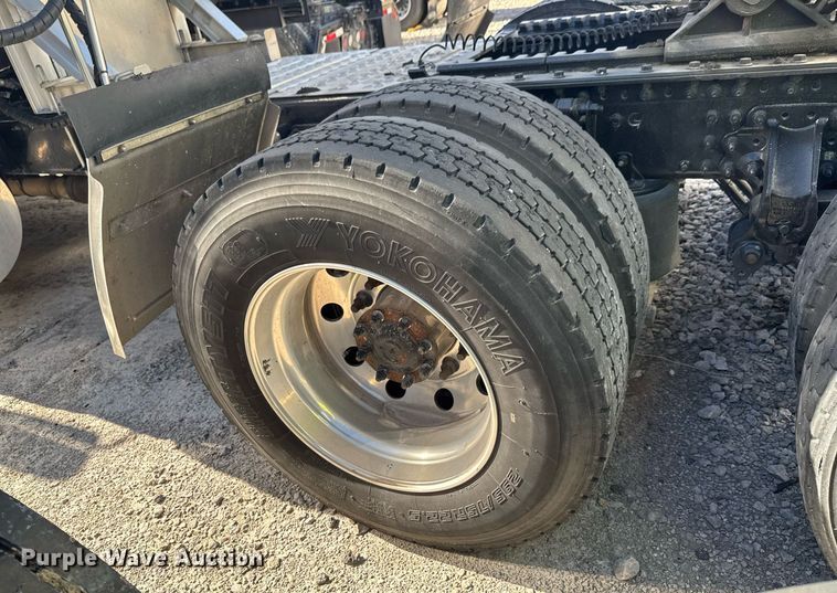 image for item YA0365 2023 Mack Anthem semi truck