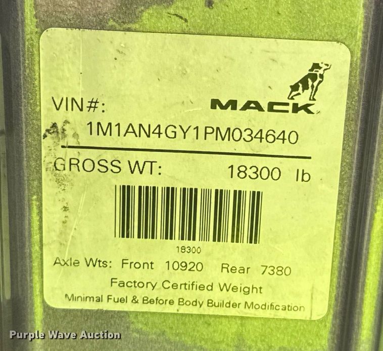 image for item YA0365 2023 Mack Anthem semi truck