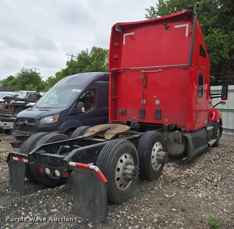 image for item YA0401 2019 Kenworth T680 semi truck