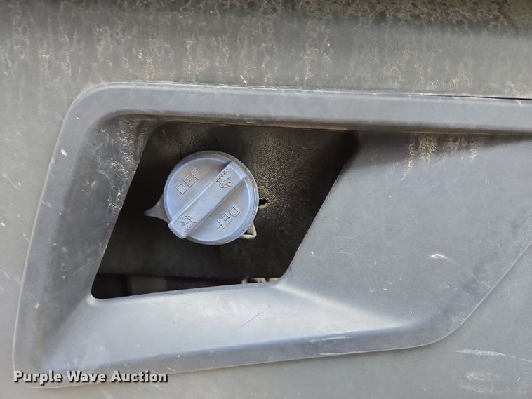 image for item YA0401 2019 Kenworth T680 semi truck