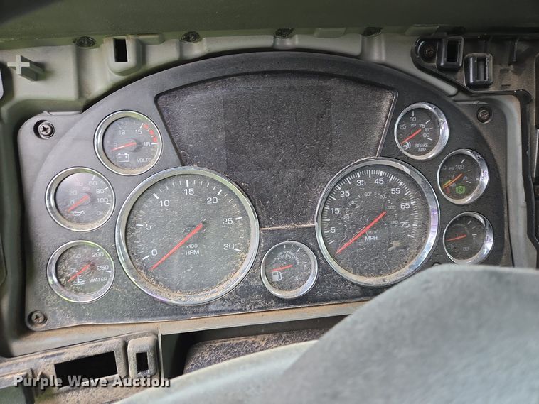 image for item YA0401 2019 Kenworth T680 semi truck