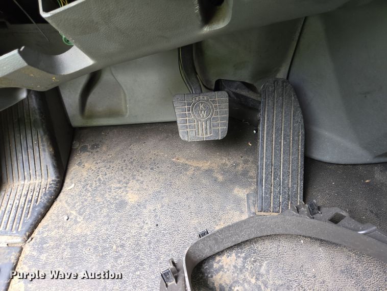 image for item YA0401 2019 Kenworth T680 semi truck