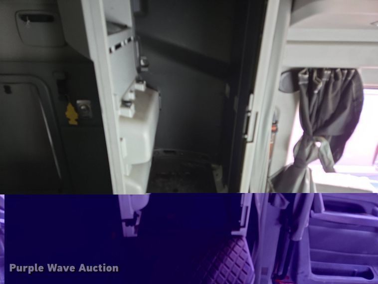 image for item YA0401 2019 Kenworth T680 semi truck