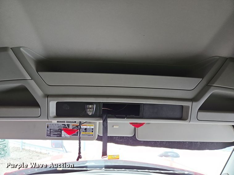 image for item YA0401 2019 Kenworth T680 semi truck