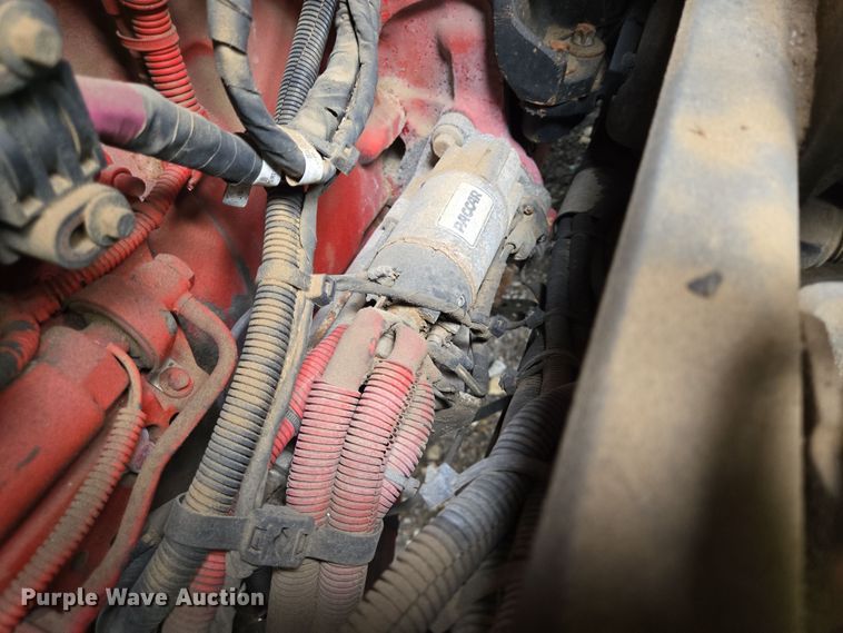 image for item YA0401 2019 Kenworth T680 semi truck