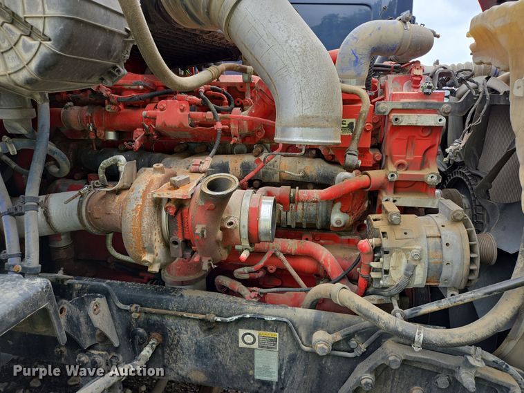 image for item YA0401 2019 Kenworth T680 semi truck