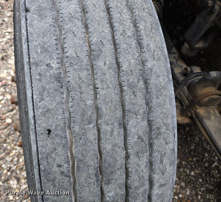 image for item YA0401 2019 Kenworth T680 semi truck