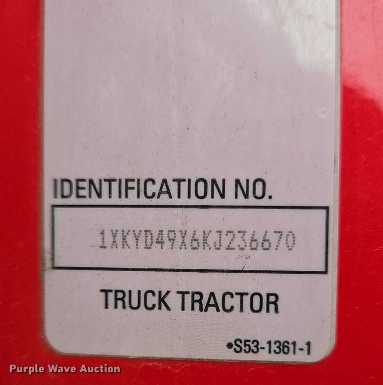 image for item YA0401 2019 Kenworth T680 semi truck