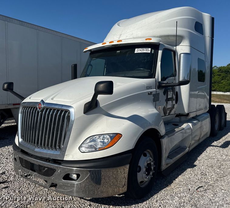 image for item YA0442 2019 International LT625 semi truck