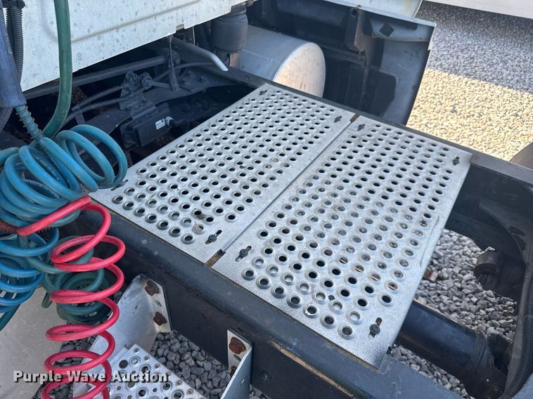 image for item YA0442 2019 International LT625 semi truck