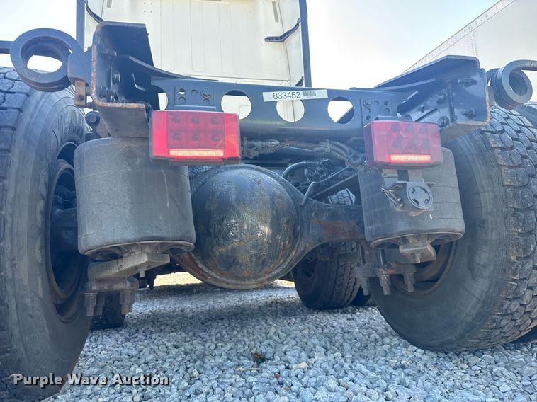 image for item YA0442 2019 International LT625 semi truck