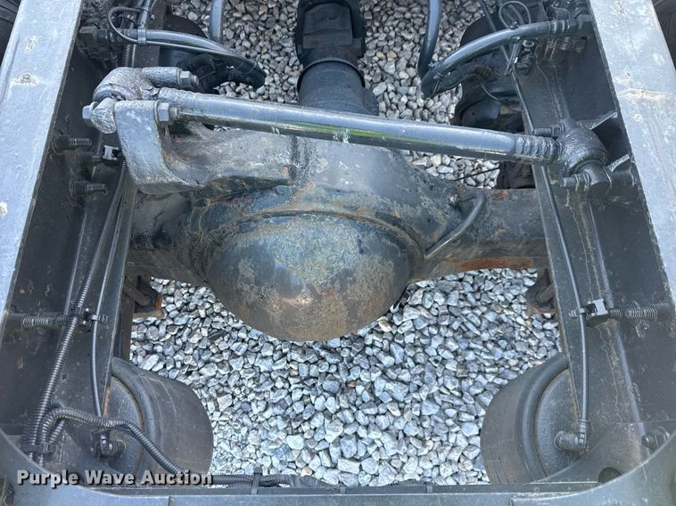 image for item YA0442 2019 International LT625 semi truck