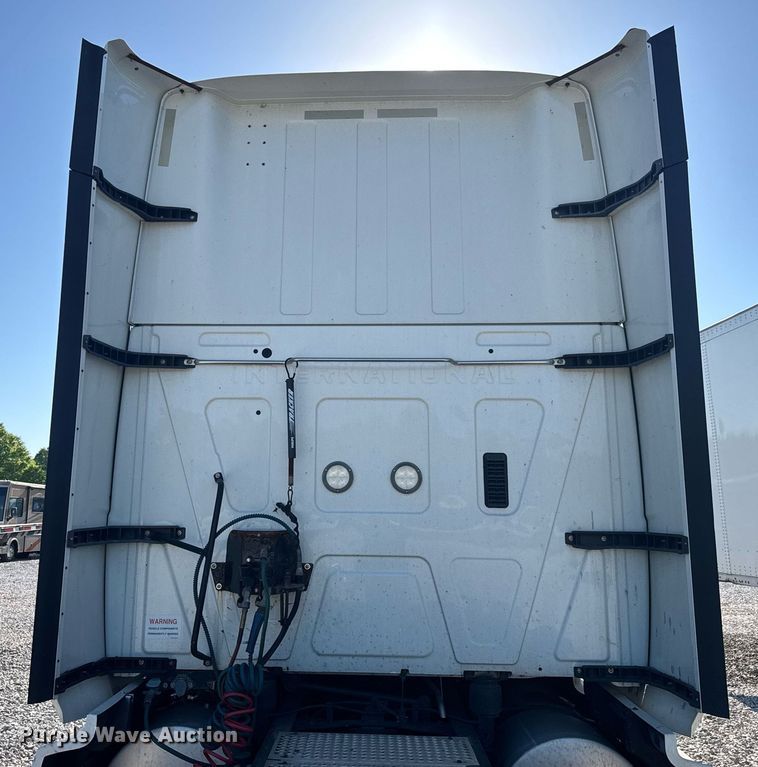 image for item YA0442 2019 International LT625 semi truck