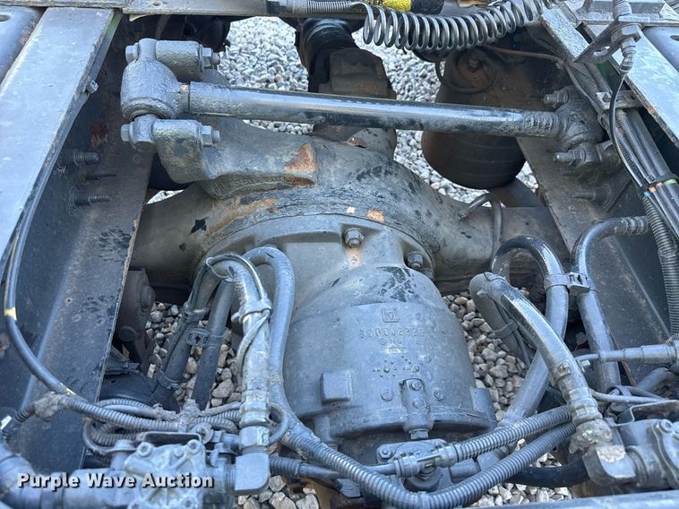 image for item YA0442 2019 International LT625 semi truck