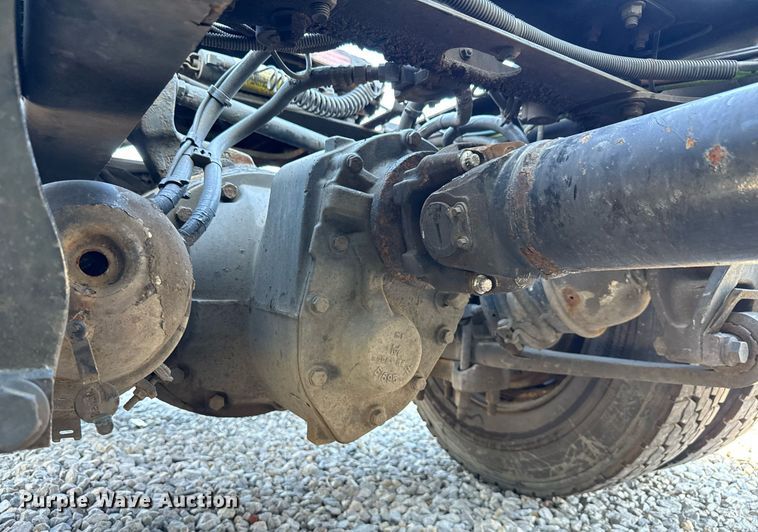 image for item YA0442 2019 International LT625 semi truck