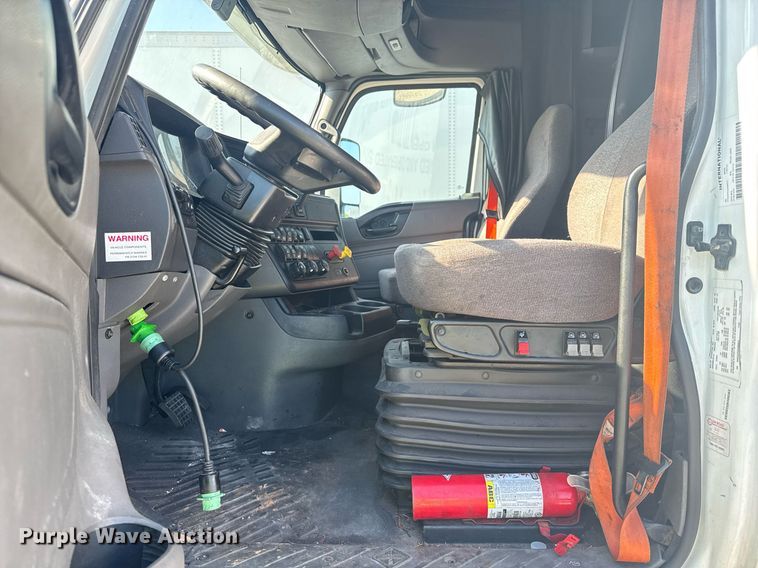 image for item YA0442 2019 International LT625 semi truck