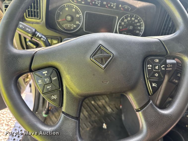 image for item YA0442 2019 International LT625 semi truck