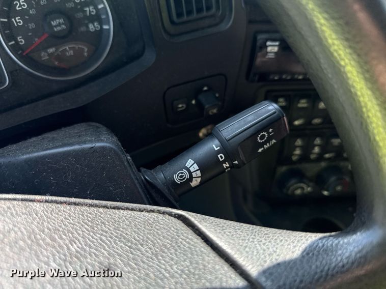 image for item YA0442 2019 International LT625 semi truck