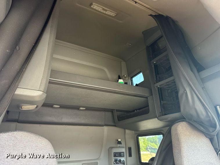 image for item YA0442 2019 International LT625 semi truck