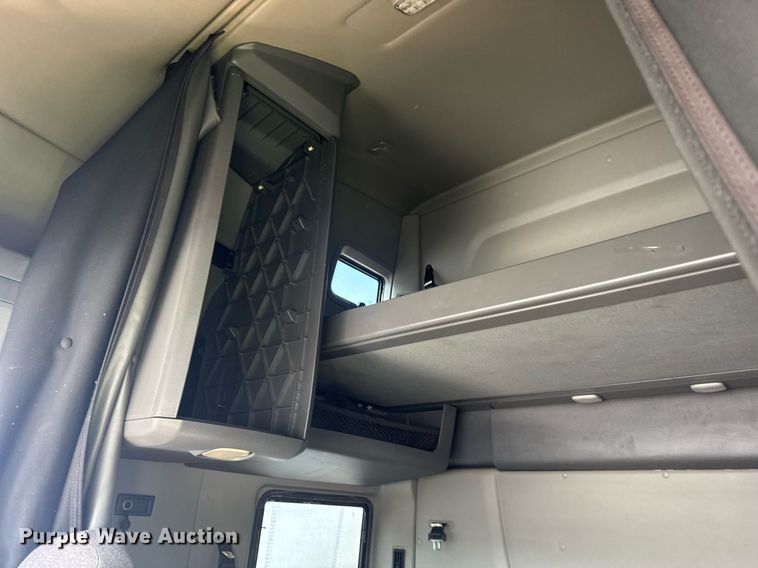 image for item YA0442 2019 International LT625 semi truck