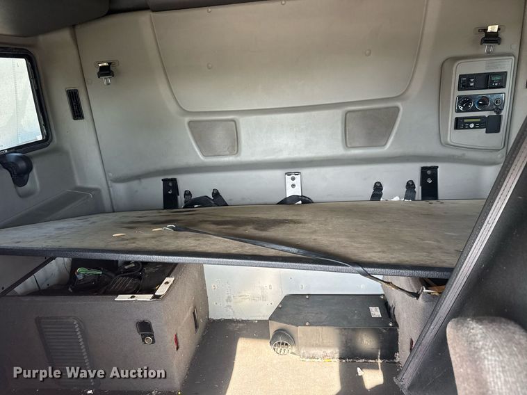 image for item YA0442 2019 International LT625 semi truck