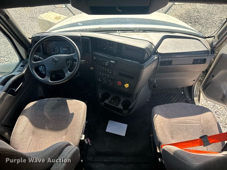 image for item YA0442 2019 International LT625 semi truck