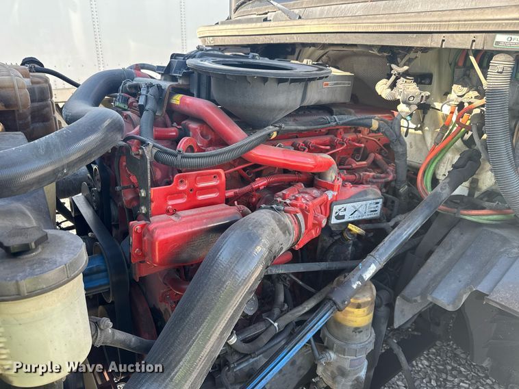 image for item YA0442 2019 International LT625 semi truck