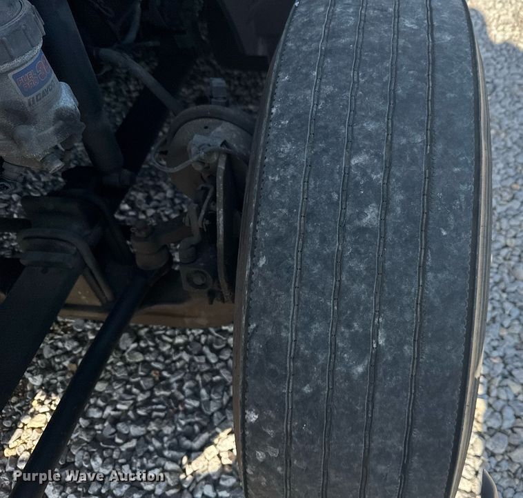 image for item YA0442 2019 International LT625 semi truck