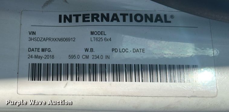 image for item YA0442 2019 International LT625 semi truck