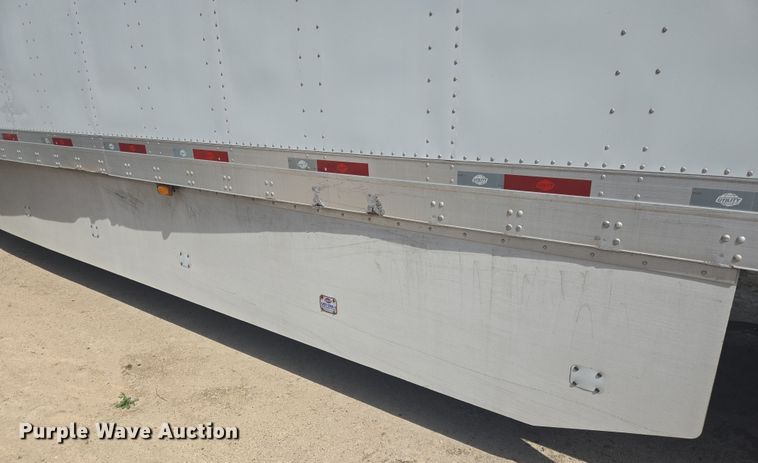 image for item YA0452 2015 Utility Trailers dry van trailer