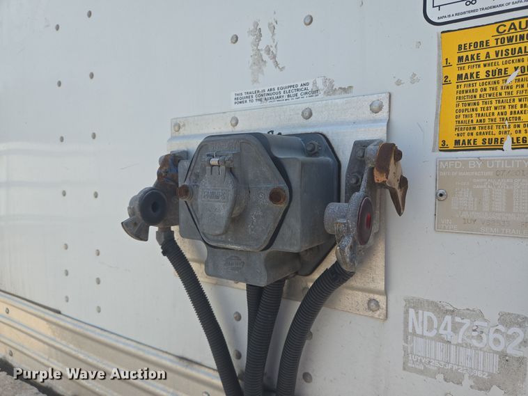 image for item YA0452 2015 Utility Trailers dry van trailer