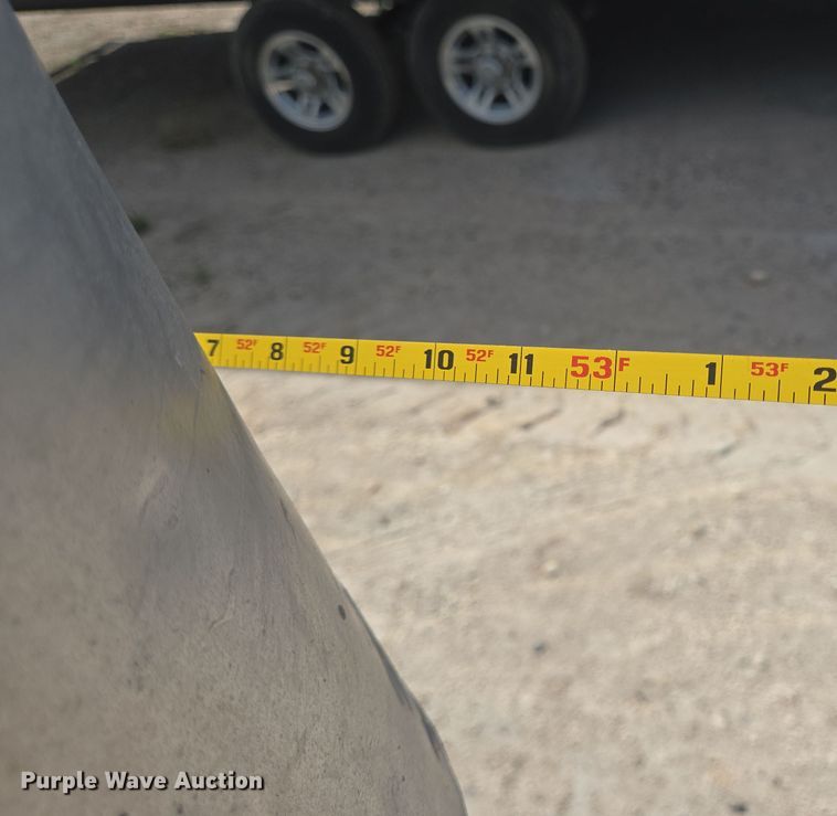 image for item YA0452 2015 Utility Trailers dry van trailer