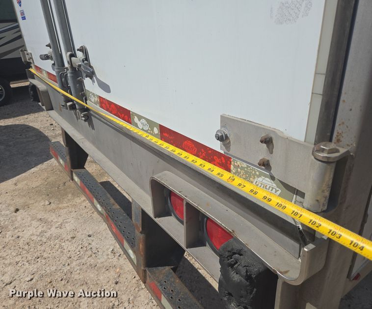 image for item YA0452 2015 Utility Trailers dry van trailer