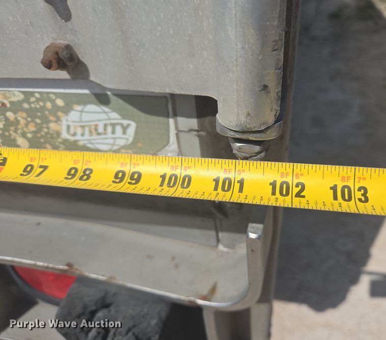 image for item YA0452 2015 Utility Trailers dry van trailer